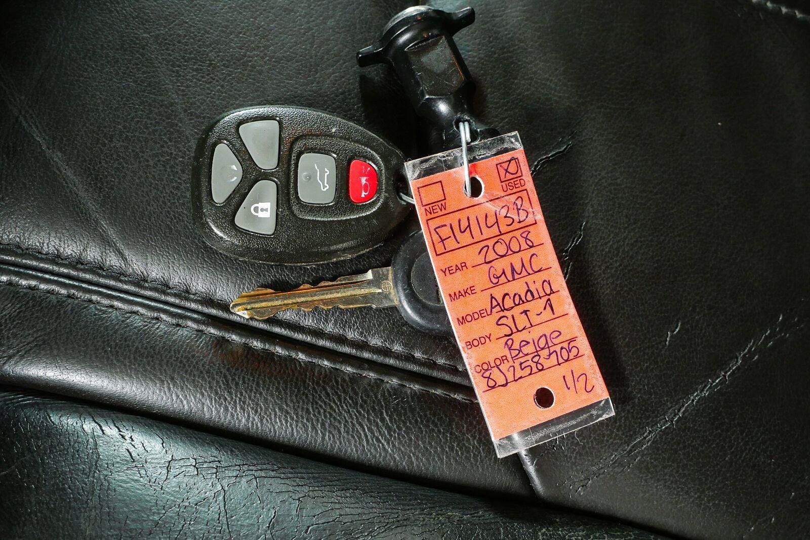 Used 2008 GMC Acadia SLT w/ Convenience Package FWD image 38