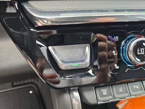 New 2025 GMC Sierra 2500 Denali w/ Denali Reserve Package image 27