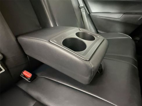 Used 2017 Toyota Corolla XLE w/ Carpet Mat Package (TMS) FWD image 37
