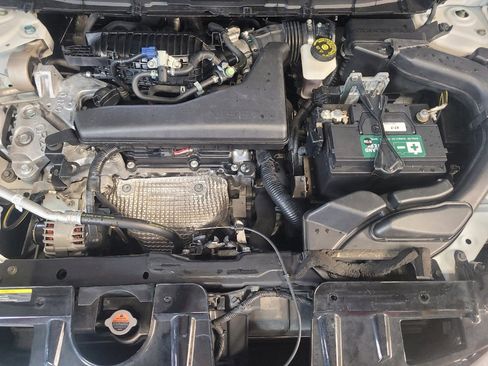 Used 2016 Nissan Rogue SV FWD image 30