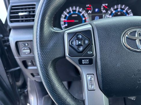 Used 2017 Toyota 4Runner image 18