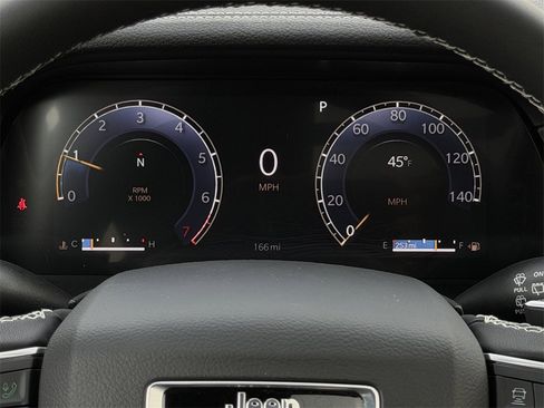 New 2025 Jeep Grand Cherokee Limited w/ Black Appearance Package image 13