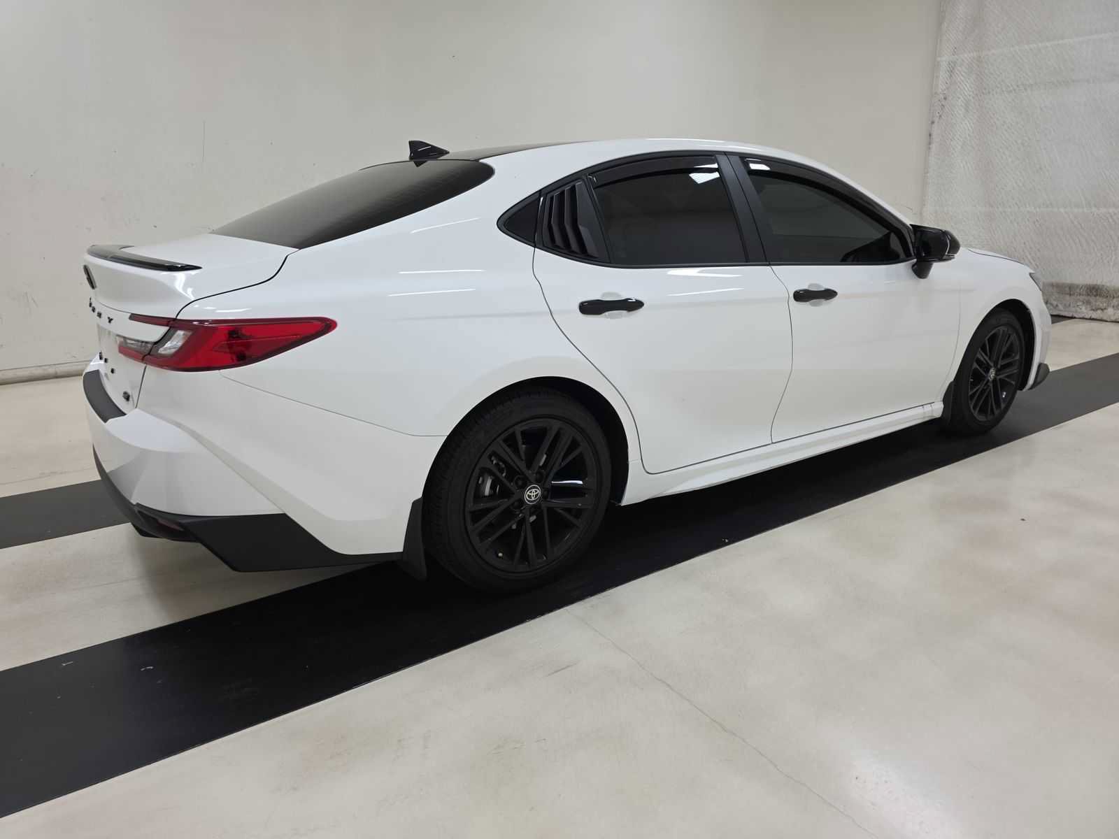 Used 2026 Toyota Camry SE w/ Multimedia Upgrade Package FWD image 9
