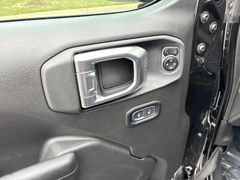 Certified 2024 Jeep Wrangler Sport S image 15