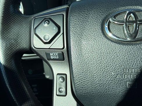 Used 2016 Toyota Tacoma TRD Sport image 10