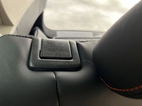 Used 2025 Nissan Rogue SV AWD/4WD image 18