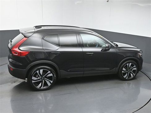 Used 2025 Volvo XC40 B5 Ultra image 49