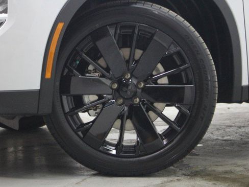 New 2026 Mitsubishi Outlander LE FWD image 3