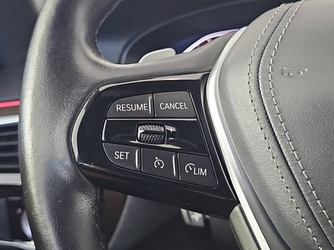 Used 2021 BMW 530i w/ Premium Package RWD image 17