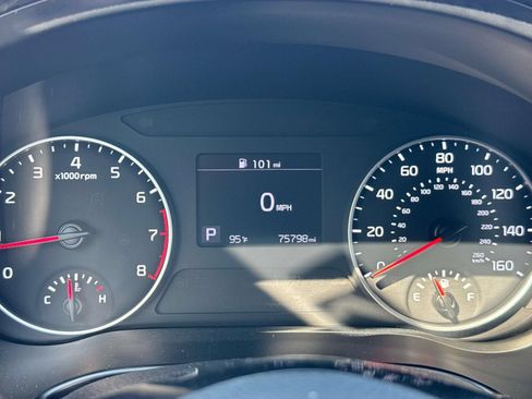 Used 2021 Kia Seltos S AWD/4WD image 16