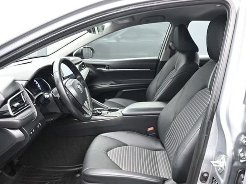 Used 2022 Toyota Camry SE FWD image 6