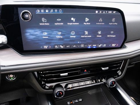 New 2026 Chevrolet Suburban Premier AWD/4WD image 3