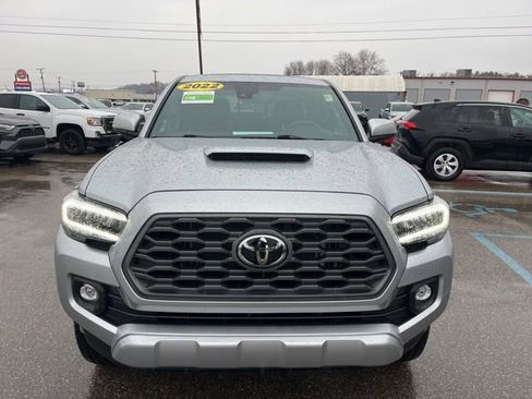 Used 2022 Toyota Tacoma TRD Sport image 2