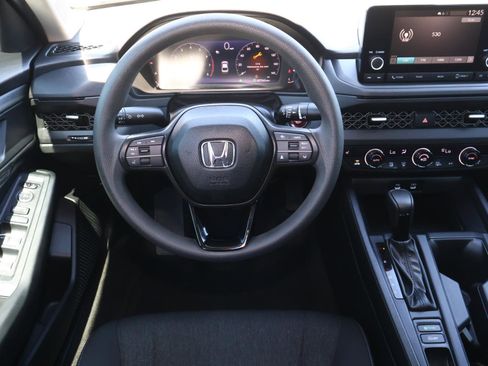Used 2025 Honda Accord SE image 9