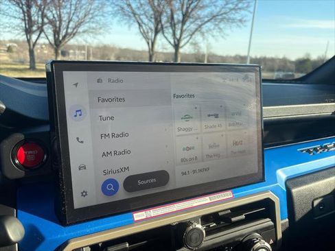 Certified 2025 Toyota Tacoma TRD Off-Road image 24