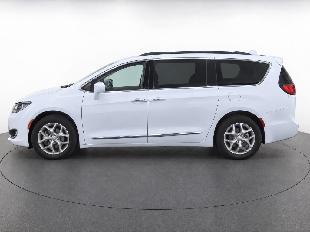 Used 2019 Chrysler Pacifica Touring-L Plus w/ Tire & Wheel Group FWD image 8