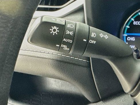 Used 2021 Toyota RAV4 XLE w/ Convenience Package AWD/4WD image 13