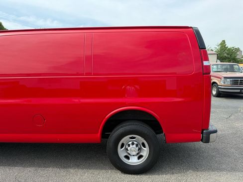 Used 2022 Chevrolet Express 2500 w/ Driver Convenience Package RWD image 7