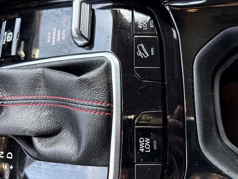 Used 2022 Jeep Compass Trailhawk w/ Trailhawk Convenience Group image 22