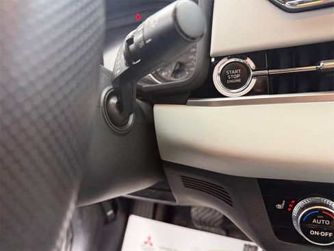 Used 2022 Mitsubishi Outlander SEL image 30