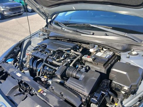 Used 2023 Hyundai Elantra SEL FWD image 18