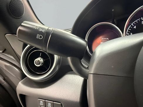 Used 2019 MAZDA MX-5 Miata Grand Touring w/ GT-S Package RWD image 17