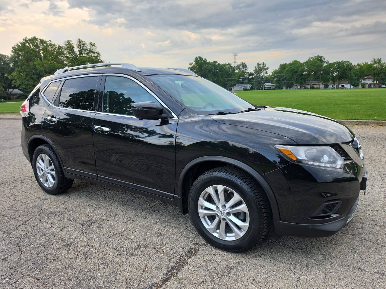 Used 2016 Nissan Rogue SV w/ SV Premium Package AWD/4WD image 6