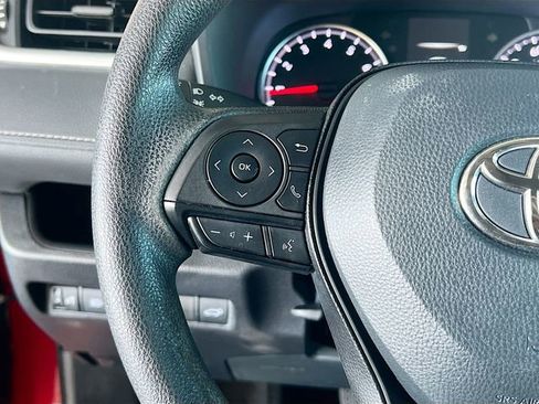 Used 2022 Toyota RAV4 XLE image 16