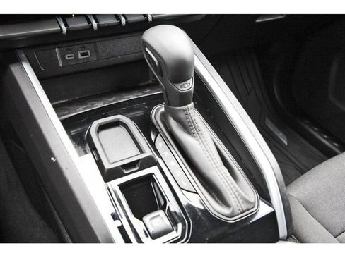 Used 2025 Chevrolet Colorado W/T RWD image 22