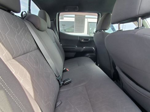 Used 2016 Toyota Tacoma TRD Off-Road w/ Towing Package image 6