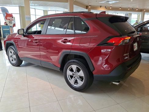 Certified 2022 Toyota RAV4 XLE image 4