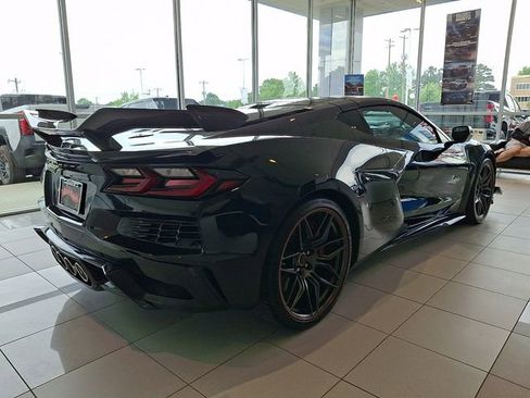 Used 2023 Chevrolet Corvette Z06 RWD image 4
