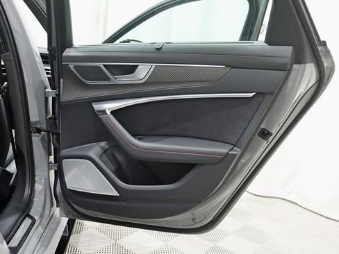 Used 2025 Audi RS 6 performance image 40