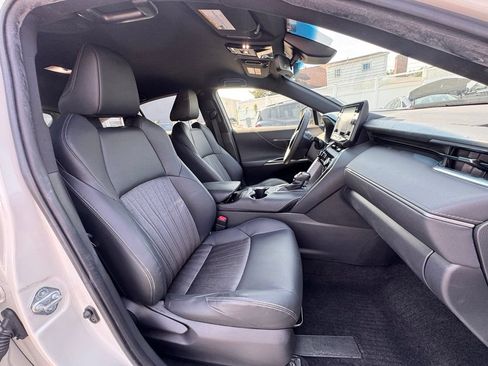 Used 2021 Toyota Venza XLE AWD/4WD image 18