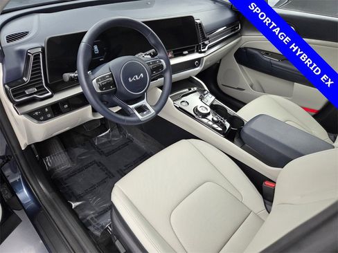 Used 2023 Kia Sportage EX w/ EX Premium Package image 28