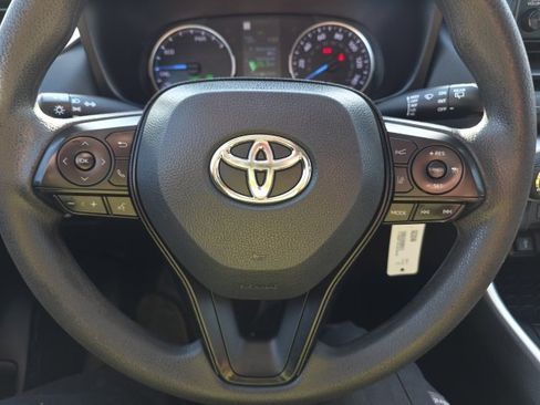 Used 2020 Toyota RAV4 LE w/ Carpet Mat Package image 16