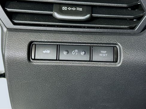 Used 2024 Nissan Altima 2.5 SR image 16