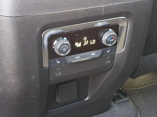 Used 2025 Chevrolet Tahoe High Country AWD/4WD image 19