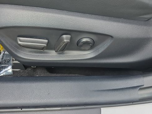 Used 2024 Toyota Camry SE image 17