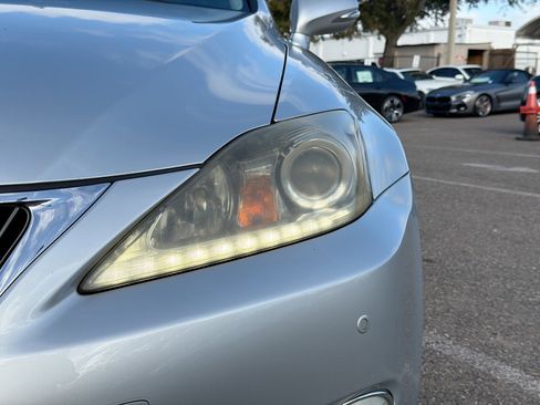 Used 2015 Lexus IS 250C w/ Luxury Package RWD image 9