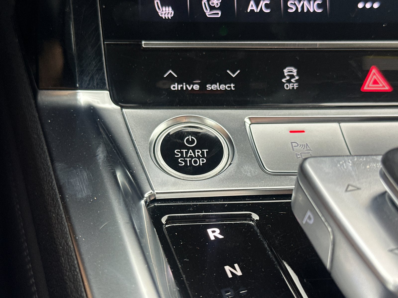 Used 2024 Audi Q8 e-tron Premium Plus AWD/4WD image 22