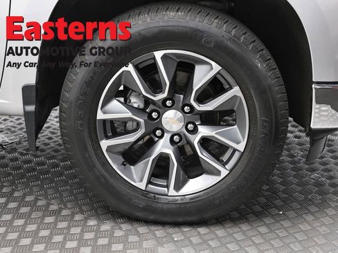 Used 2022 Chevrolet Silverado 1500 LT AWD/4WD image 33