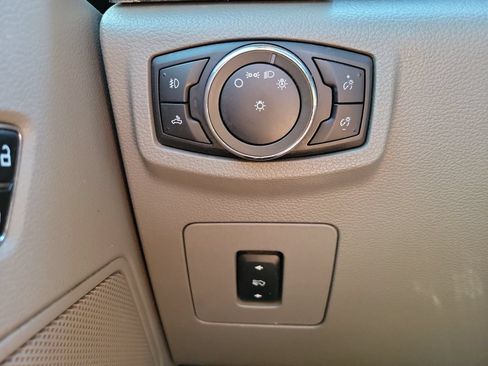 Used 2017 Ford F150 XLT w/ Equipment Group 302A Luxury AWD/4WD image 24