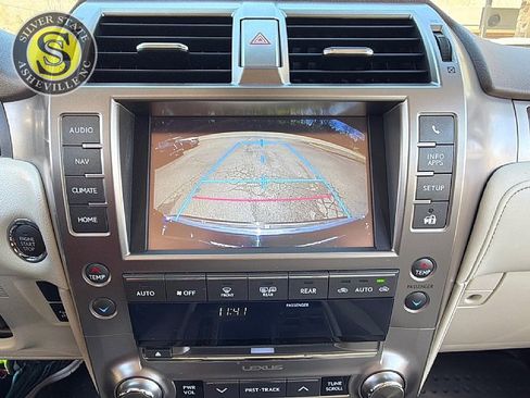 Used 2014 Lexus GX 460 Luxury image 32