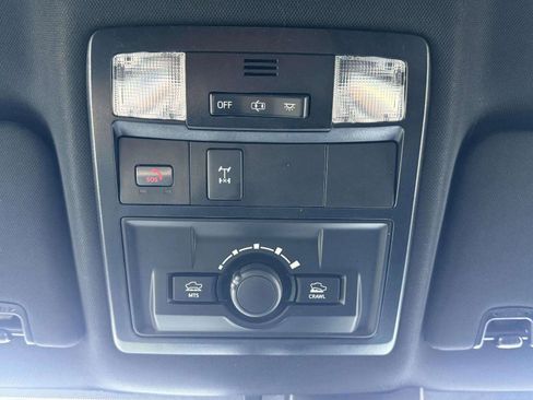 Used 2022 Toyota Tacoma TRD Off-Road w/ Technology Package AWD/4WD image 37