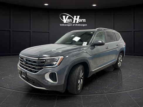 Used 2025 Volkswagen Atlas SEL AWD/4WD image 3