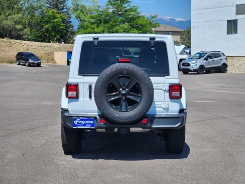 Used 2023 Jeep Wrangler Unlimited Sahara AWD/4WD image 12