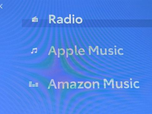 Used 2023 Toyota Highlander LE image 15