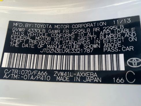 Used 2014 Toyota Prius V Five image 32