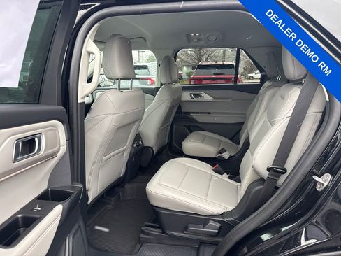 Used 2025 Ford Explorer Active w/ Active Comfort Package image 22